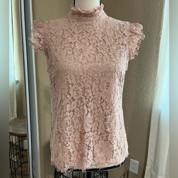 LACE SLEEVELESS TOP - Picture 1 of 9